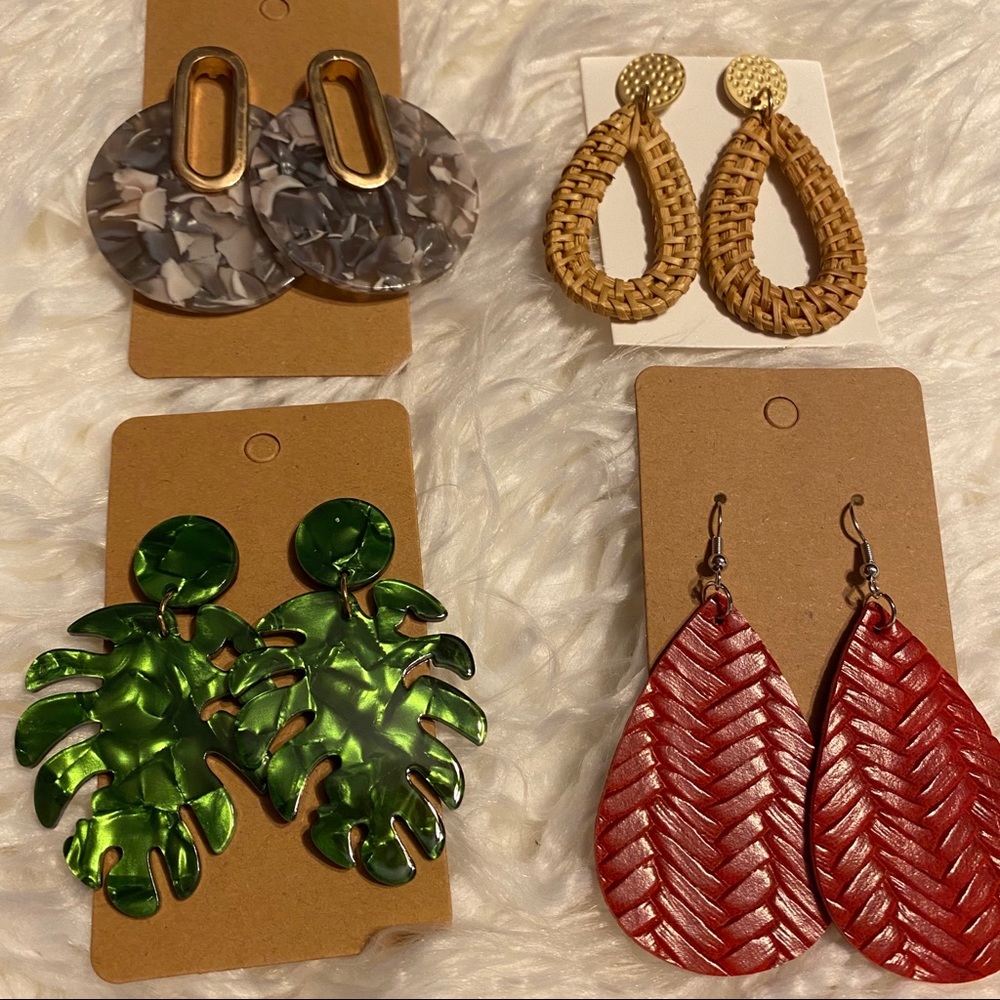 U - Lot of 4 pair of statement earrings new